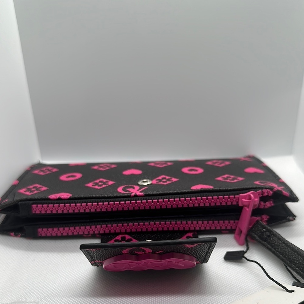 XOXO Black and Pink Geometric Wristlet Clutch - Picture 6 of 16